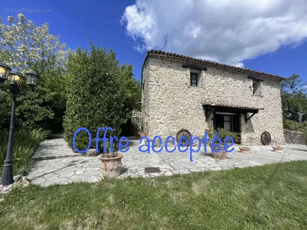 Maison de caractère – Châteaudouble (Var) 213 m² – Plus de 8 hectares – 699 000 € - photo 3