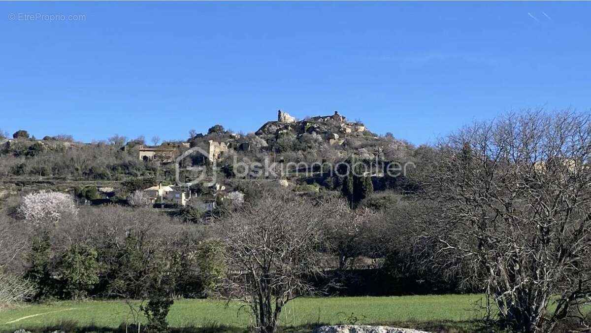 Maison à VERNEGUES