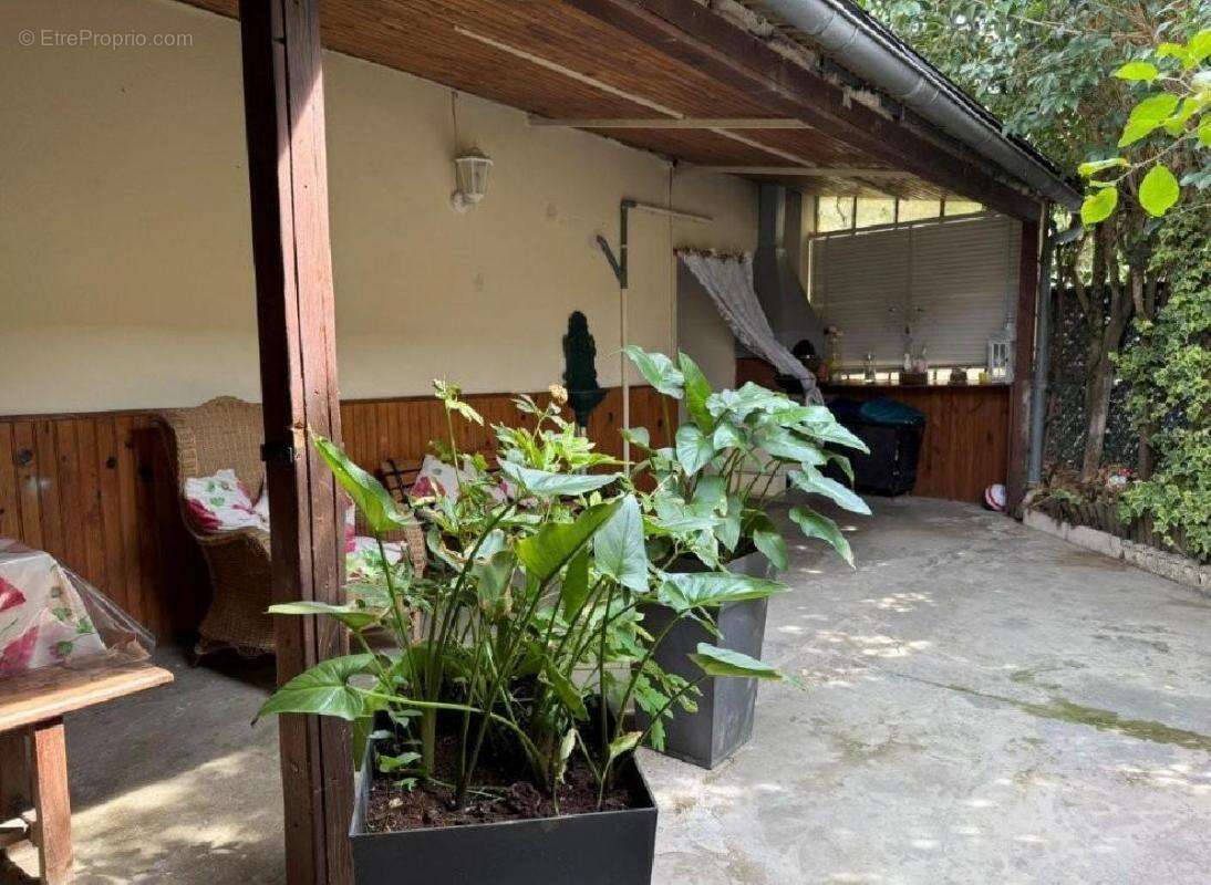 Maison 151 m² à Villefagnan  - photo 2
