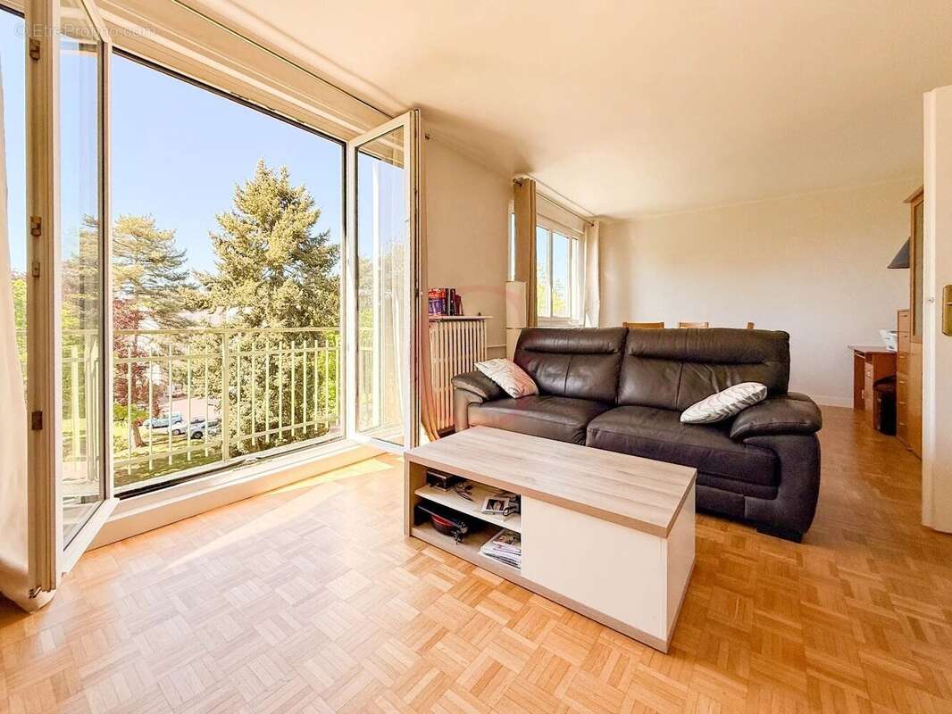 Appartement à BOURG-LA-REINE