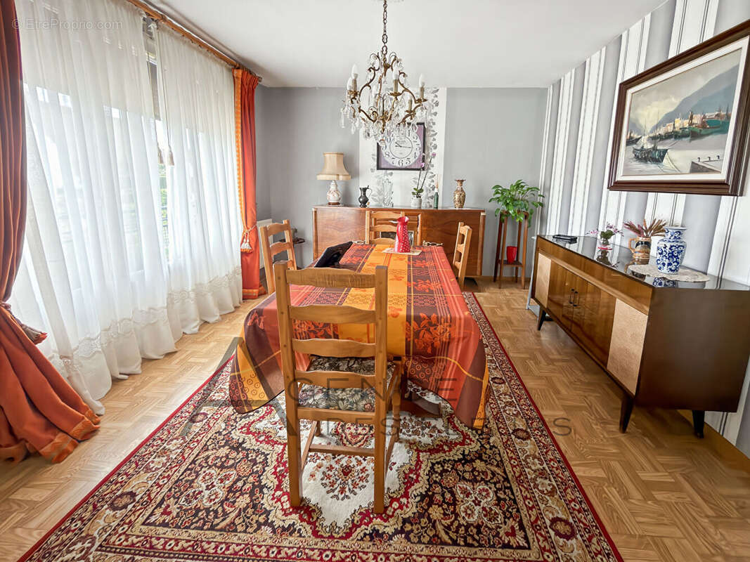 Maison à OISSEL