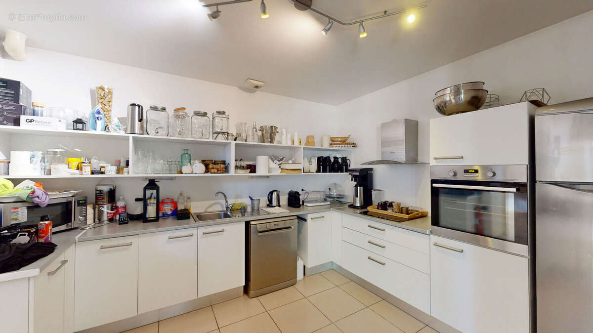 A VENDRE ! Domaine de réception avec activité  Murs et fonds de commerce  Saint-Pierre-du-Perray (91) - photo 7