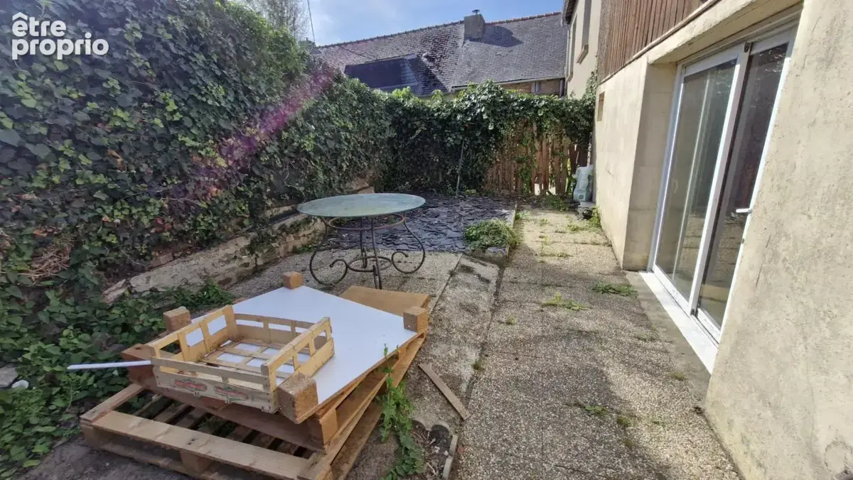 Maison de bourg en pierre avec jardin intime et stationnemen - photo 8