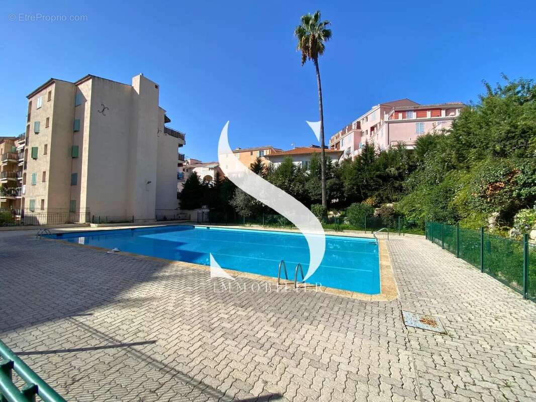 Appartement à VALLAURIS