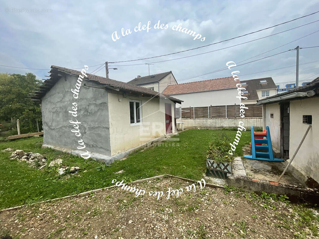 Maison à BURES-SUR-YVETTE