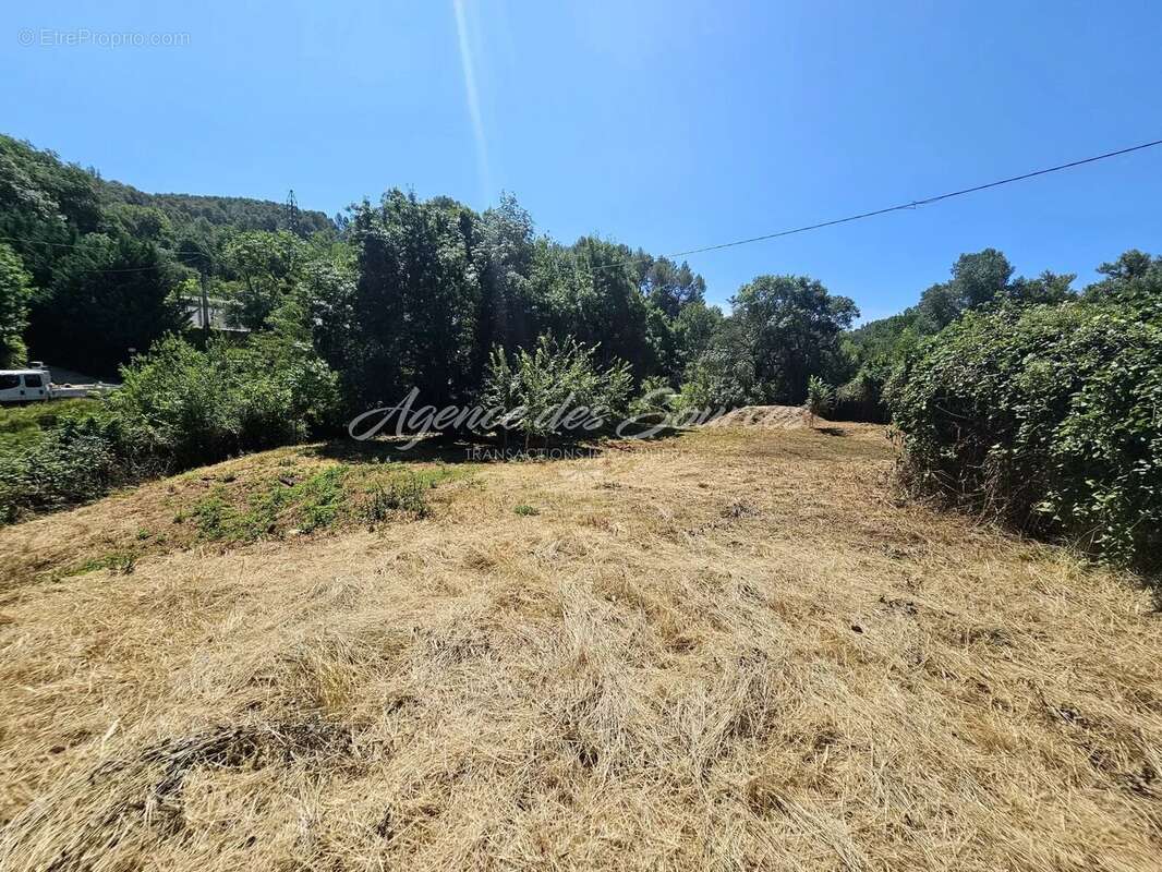 Terrain à BARJOLS