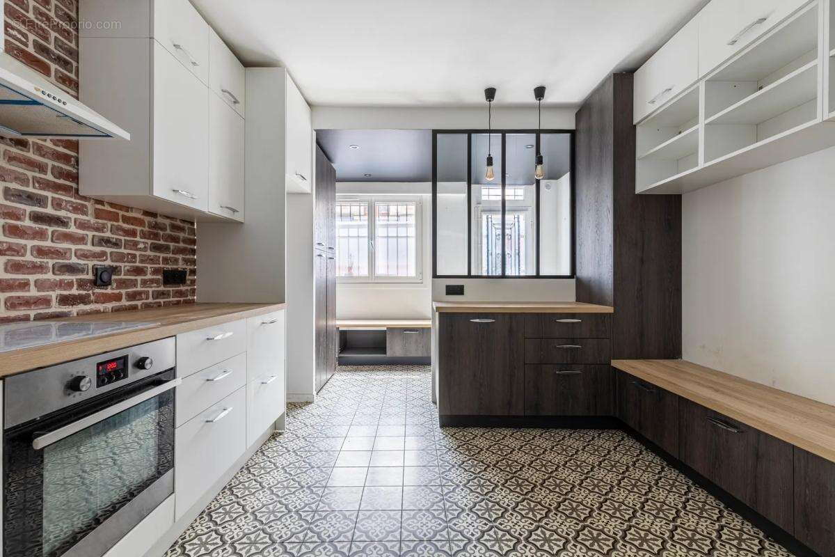 Appartement à PARIS-17E