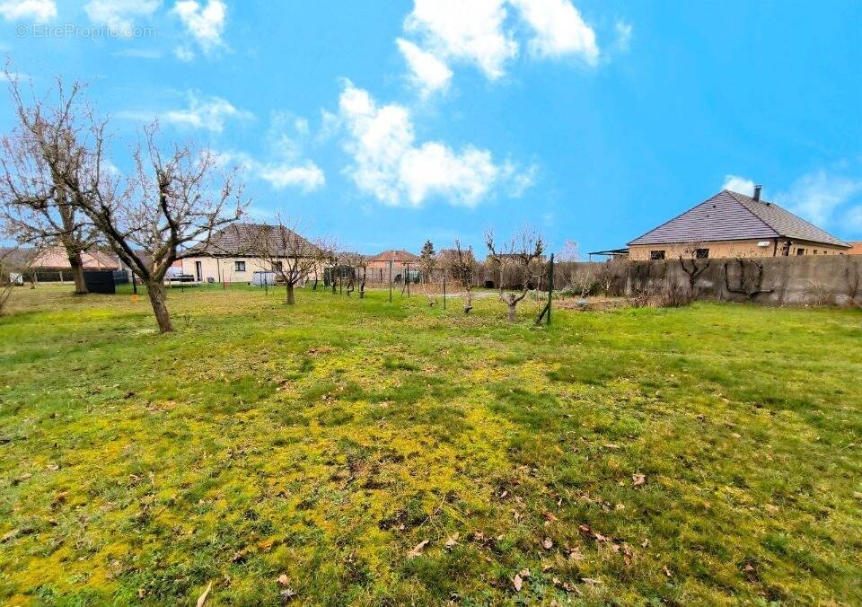 Terrain à LE VAUDREUIL