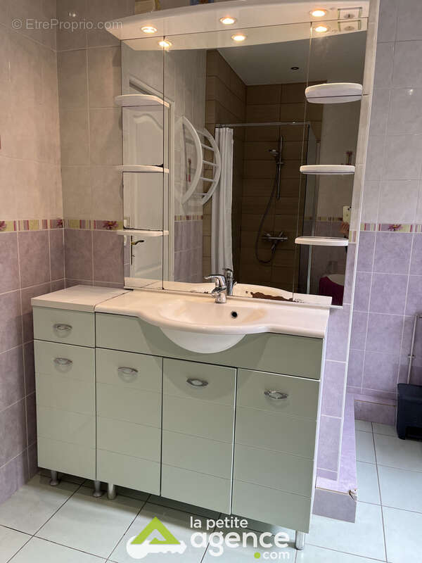 Commerce à SAINT-SATUR