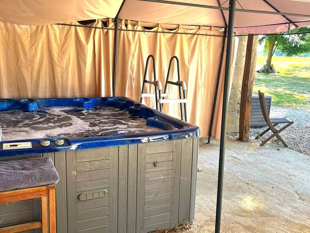 Maison de caractère en pierre rénovée avec vaste grange, près de Lauzun - photo 16