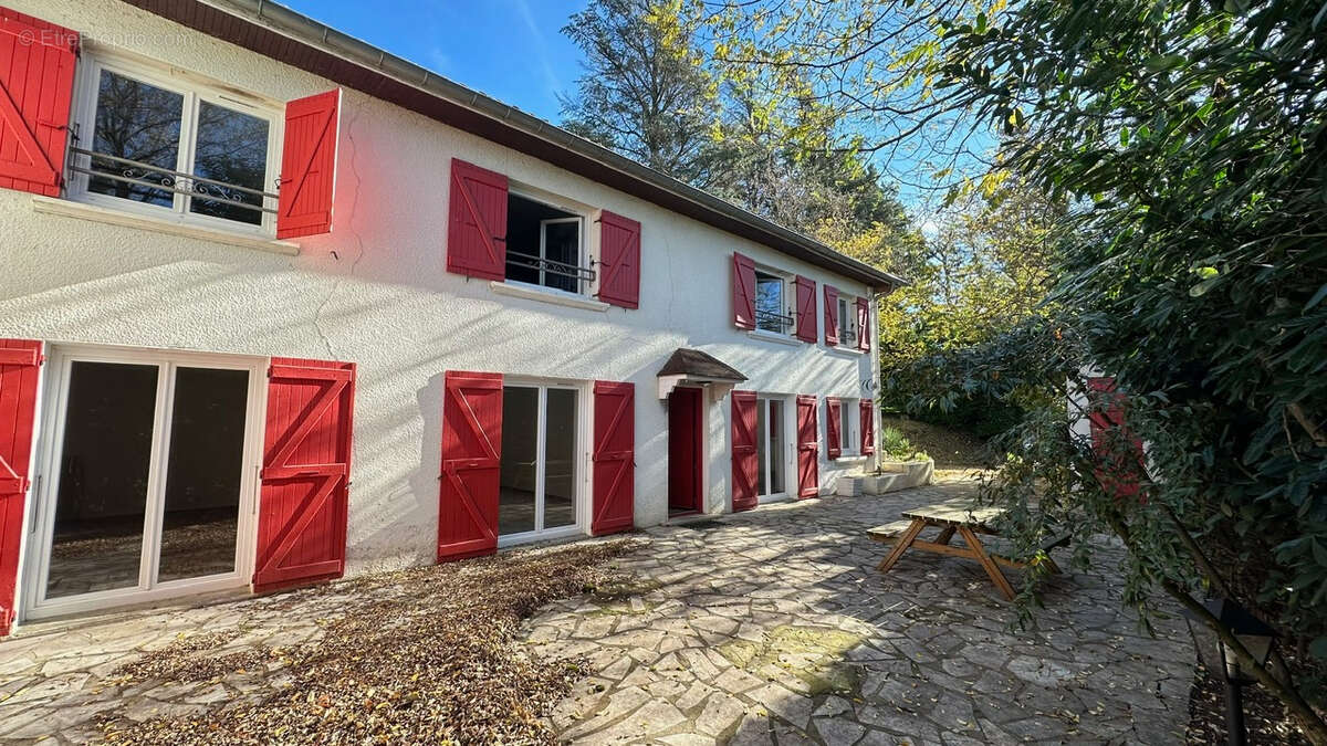 Maison à ESTRABLIN