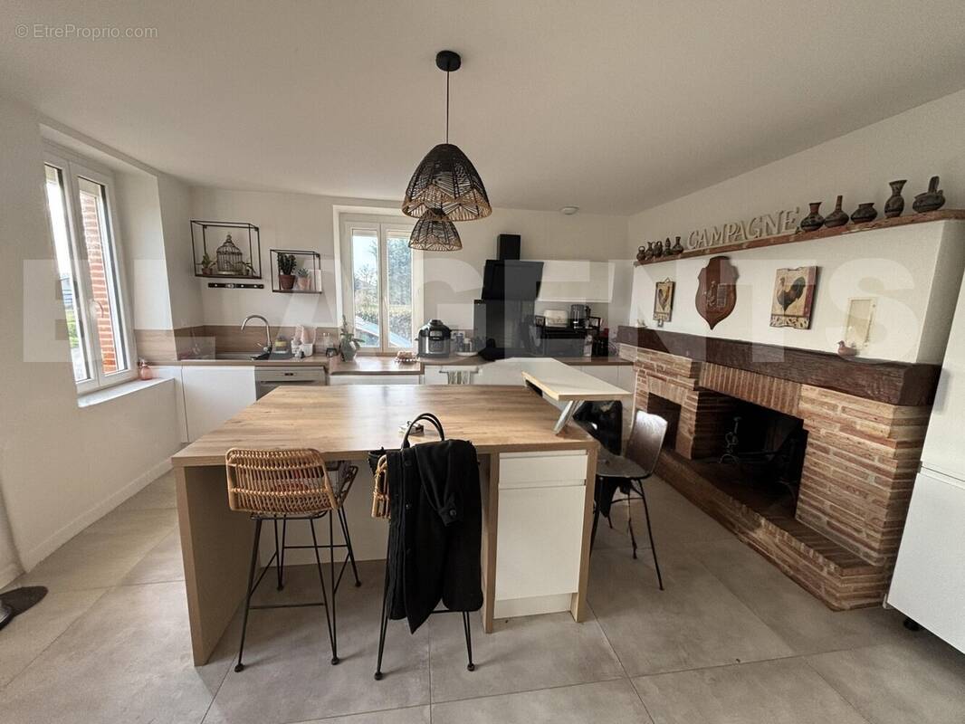 cuisine - Maison à CORDES-TOLOSANNES