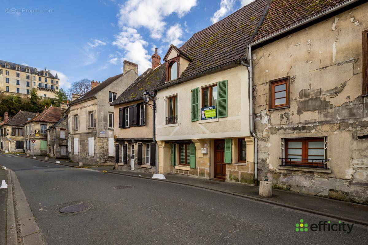 Maison à CIRES-LES-MELLO