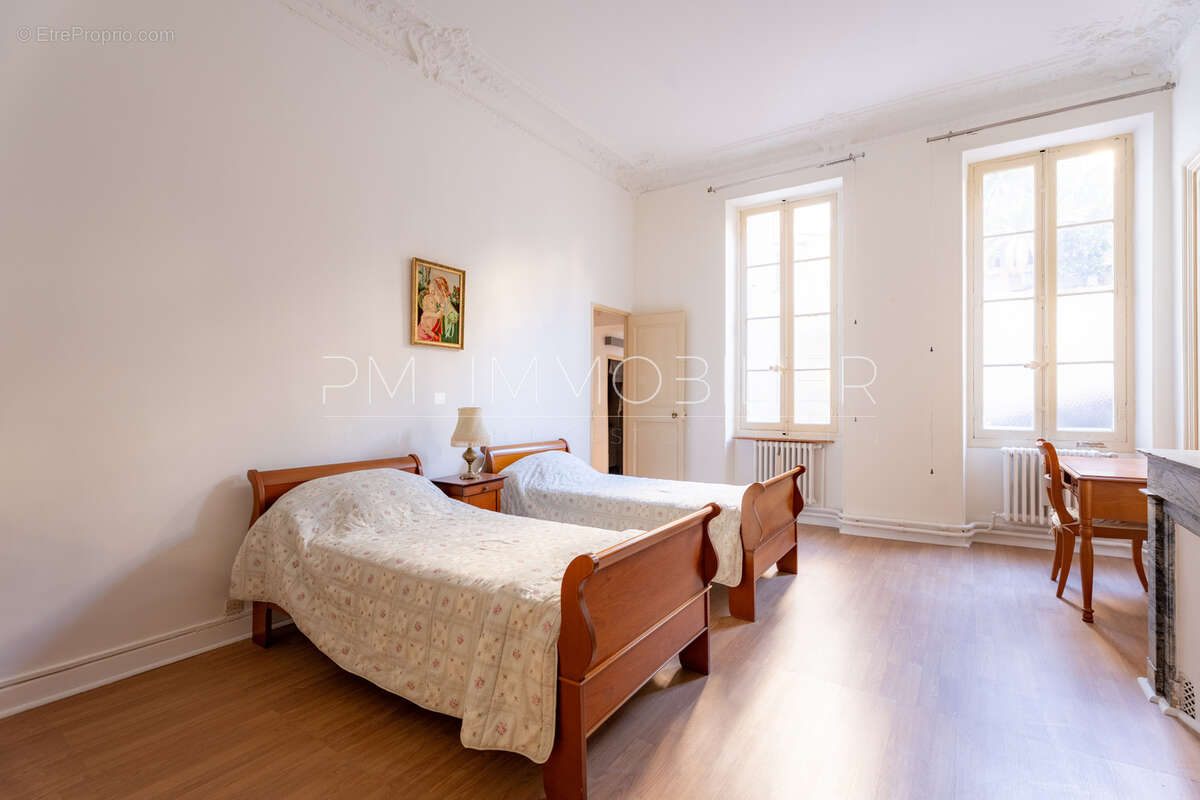 Appartement à MARSEILLE-1E
