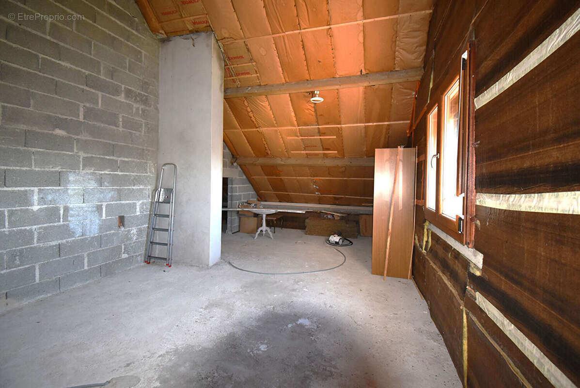 Maison à SAPIGNICOURT