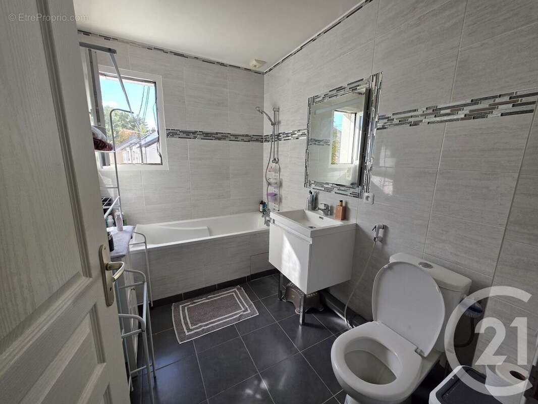 Maison à MARCHEMORET