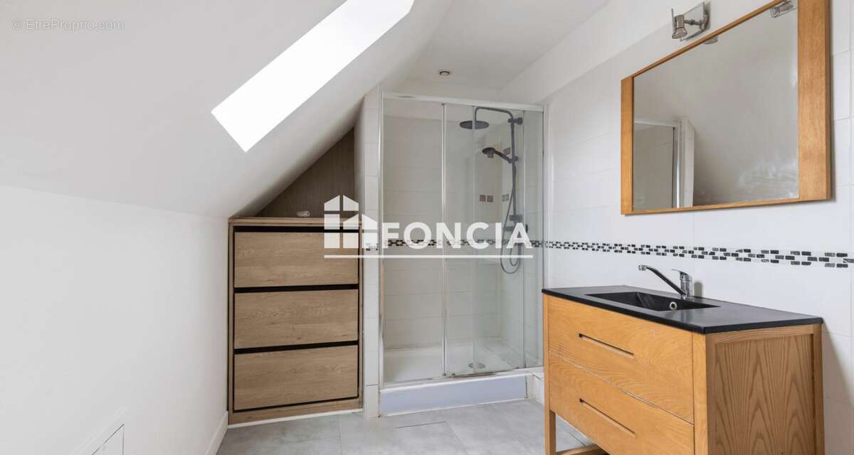 Maison à LE THILLAY