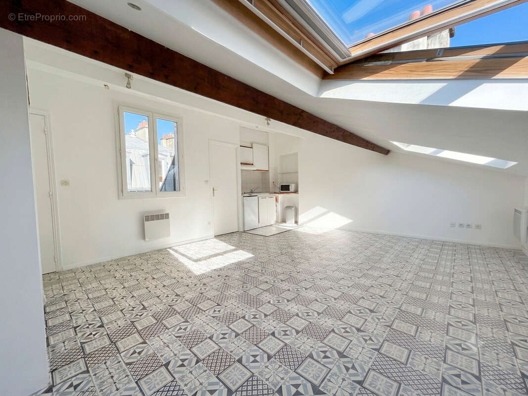 Appartement à PARIS-14E