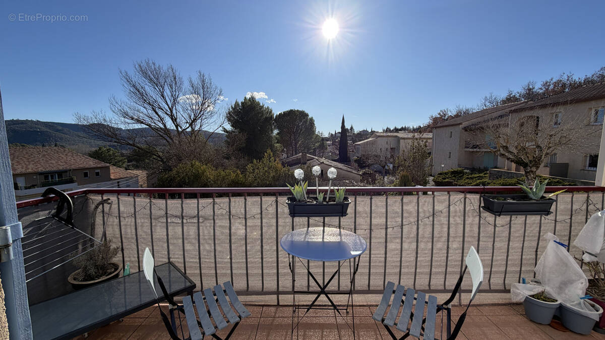Appartement à GREOUX-LES-BAINS