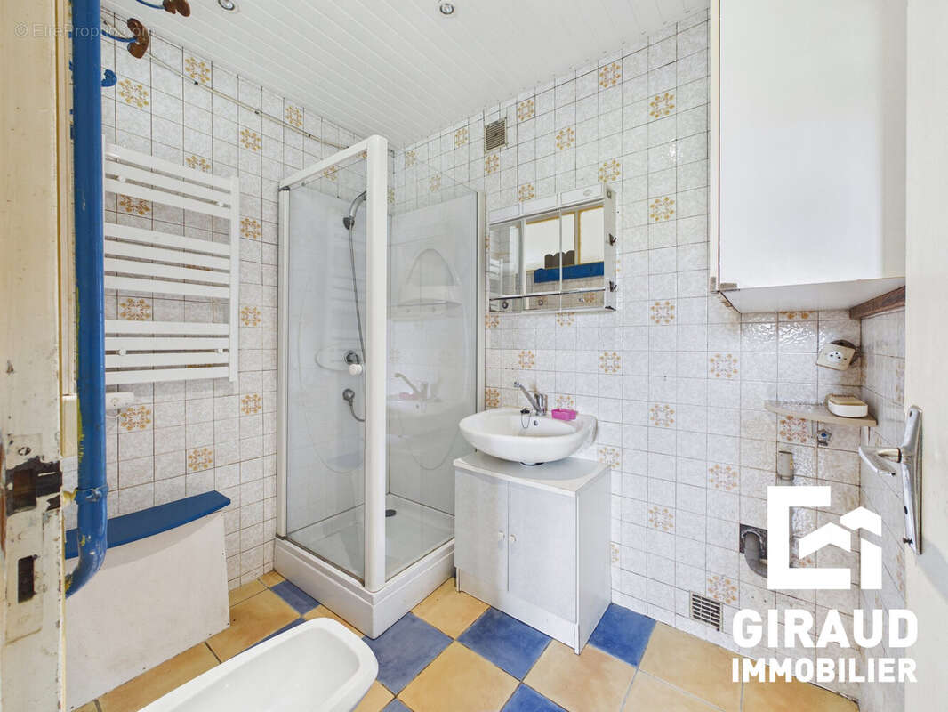 Maison à SAINT-CYR-DES-GATS