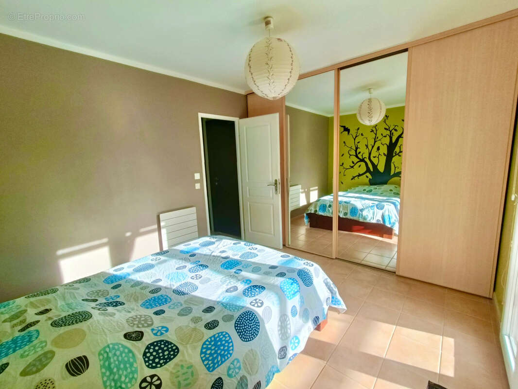 Maison à BAGNOLS-EN-FORET