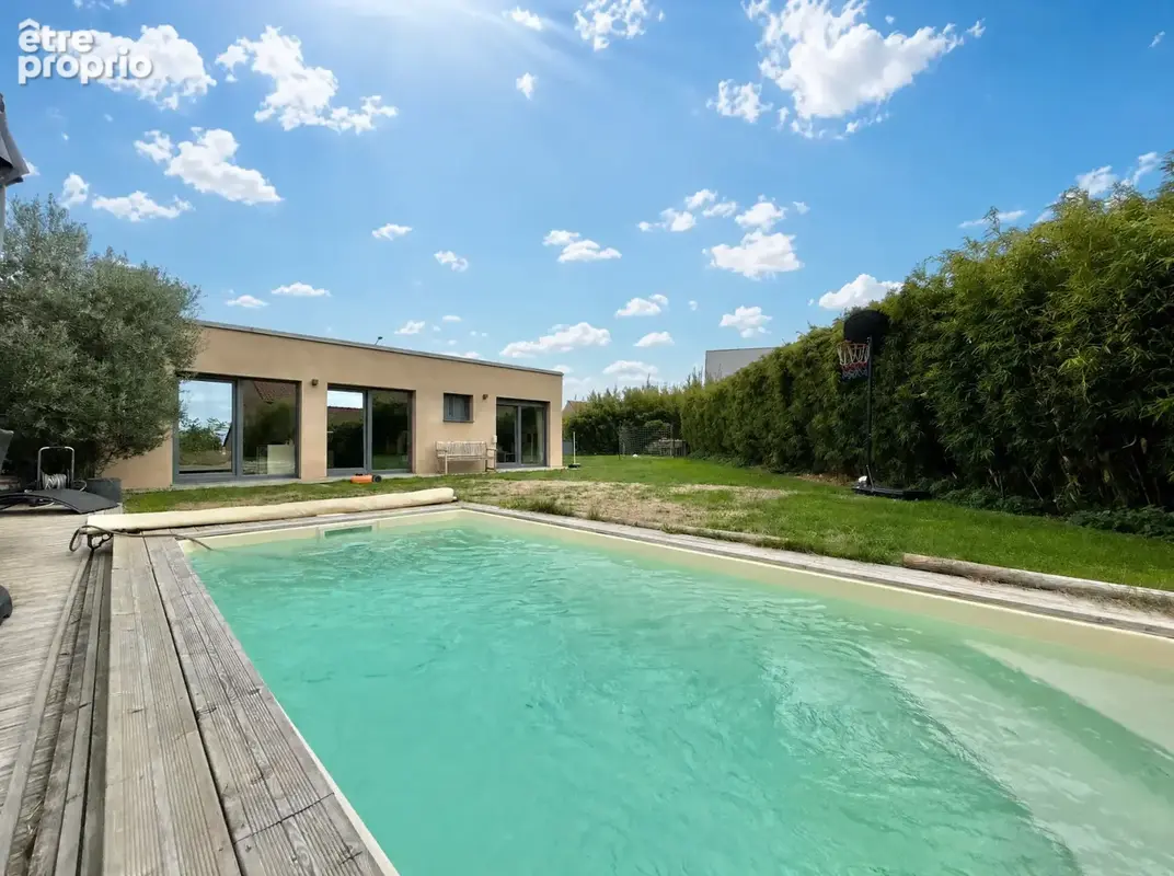 Superbe plain-pied avec piscine et beaux volumes ! - photo 2