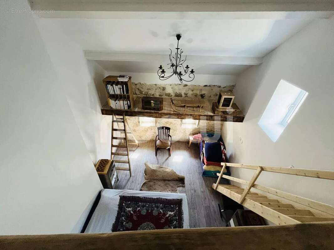 Maison à SAINT-GEORGES-DE-MONS