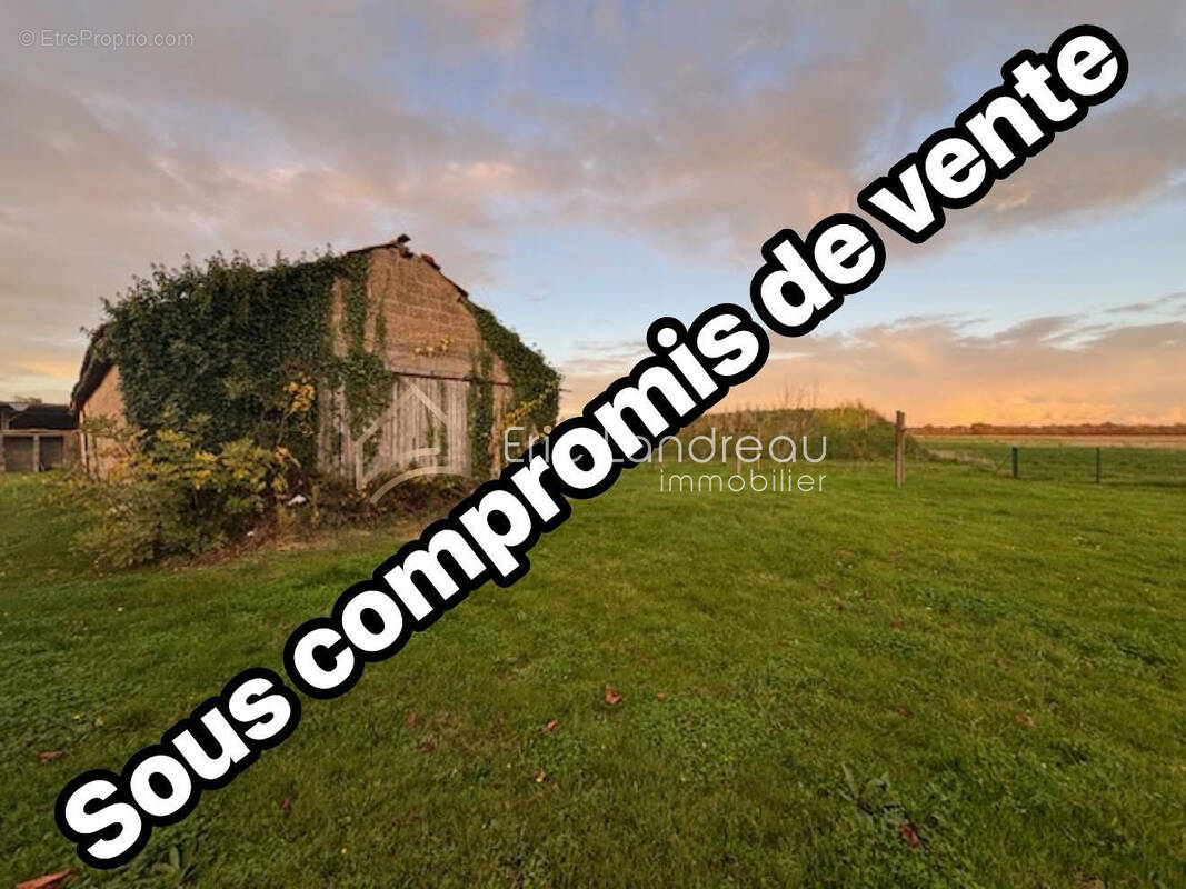Parking à TALMONT-SAINT-HILAIRE