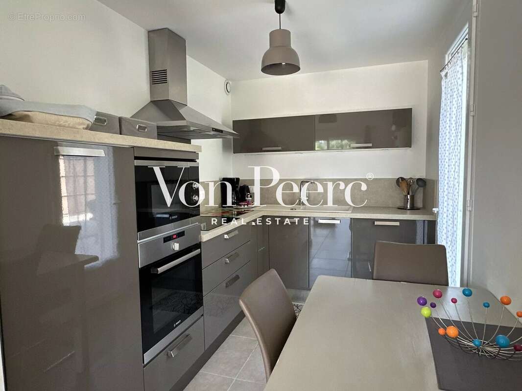 Appartement à SAINT-ETIENNE-DU-GRES