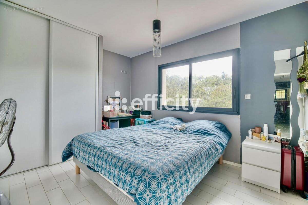 Maison à LACROIX-FALGARDE