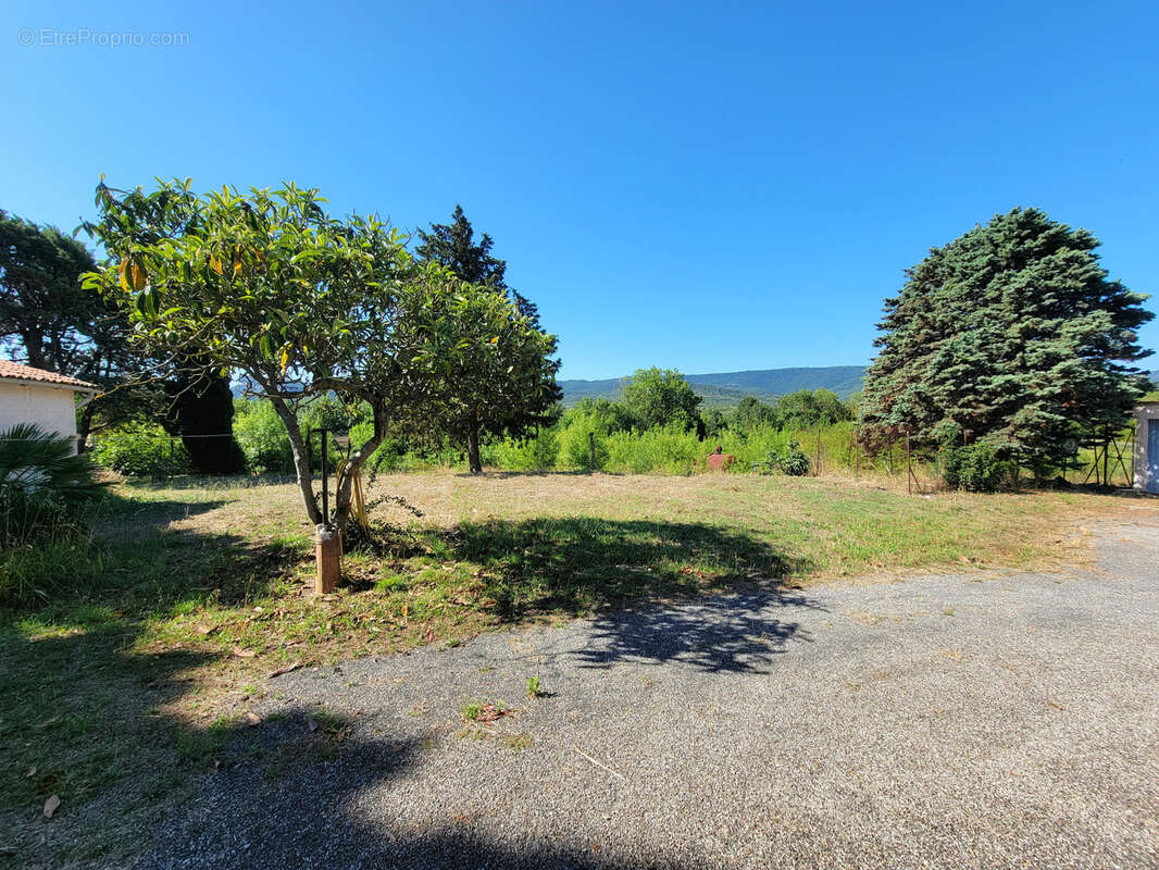 Maison à SERVIES-EN-VAL