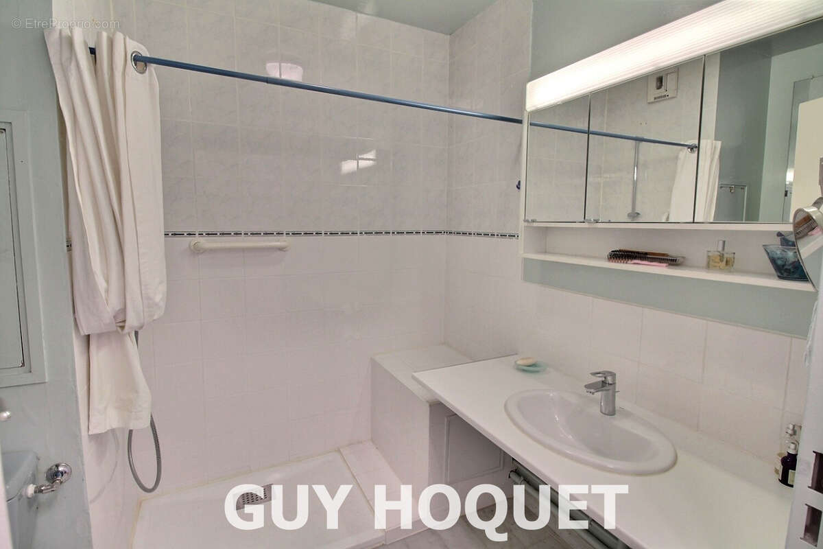 Appartement à SURESNES