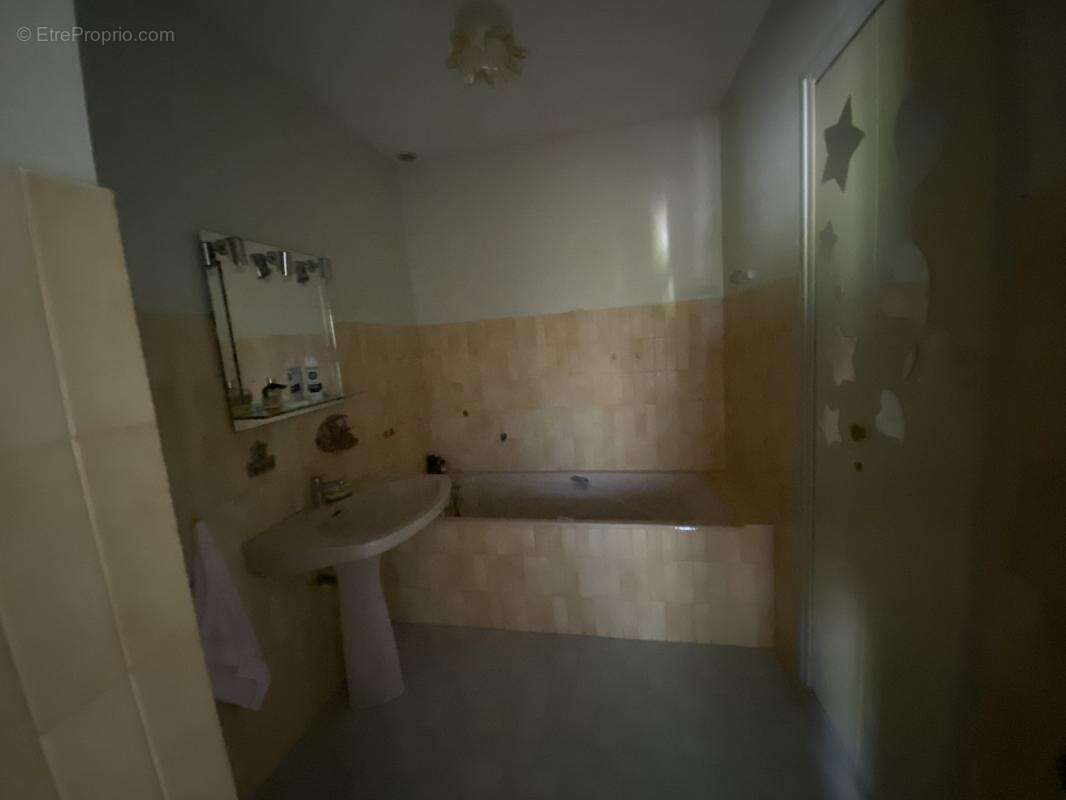 Nîmes maison plain pied 3 chambres proche centre ville - photo 7