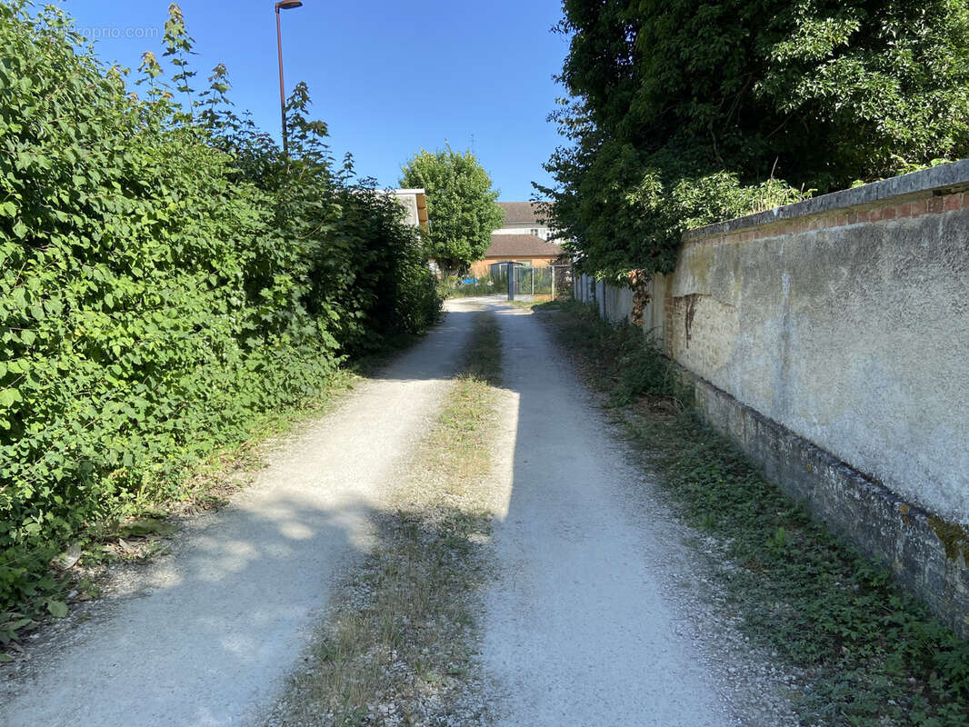 Terrain à SAINT-PARRES-LES-VAUDES