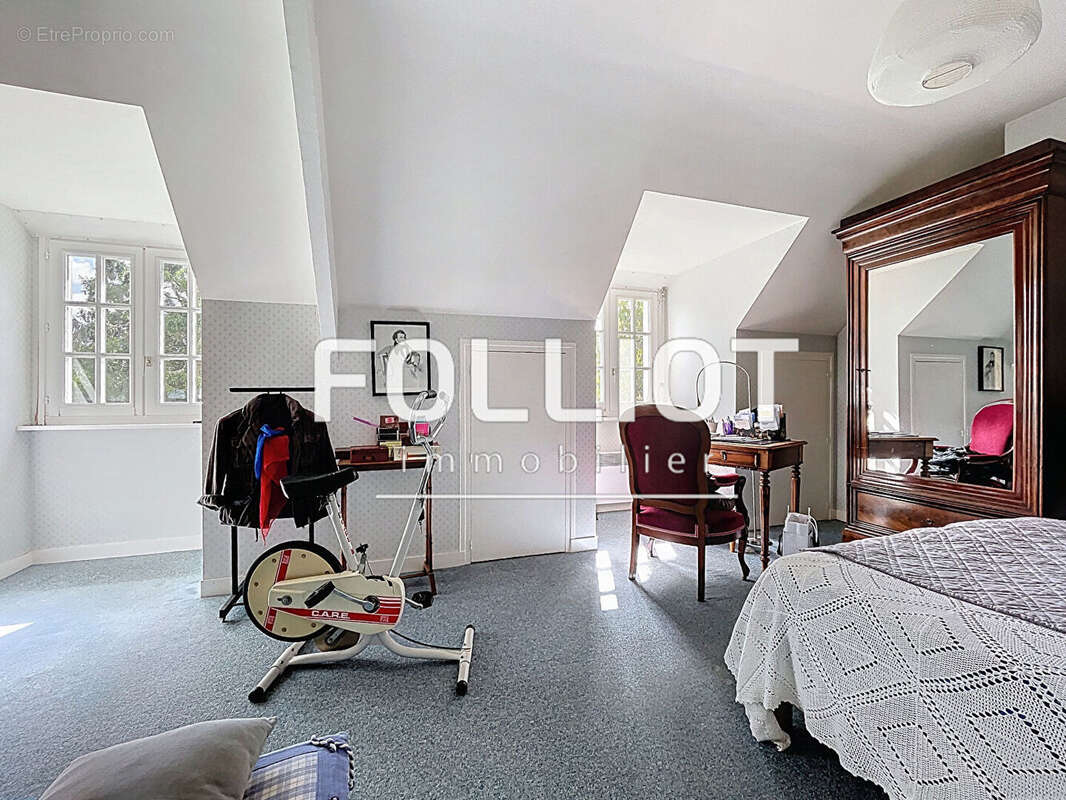 Maison à SAINT-DENIS-LE-GAST