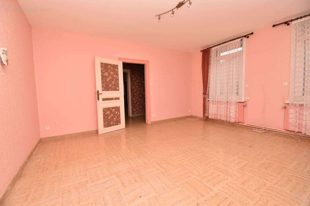 Maison à FONTAINE-AU-PIRE