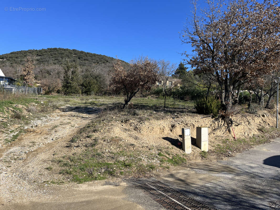Terrain à SAINT-ARNAC