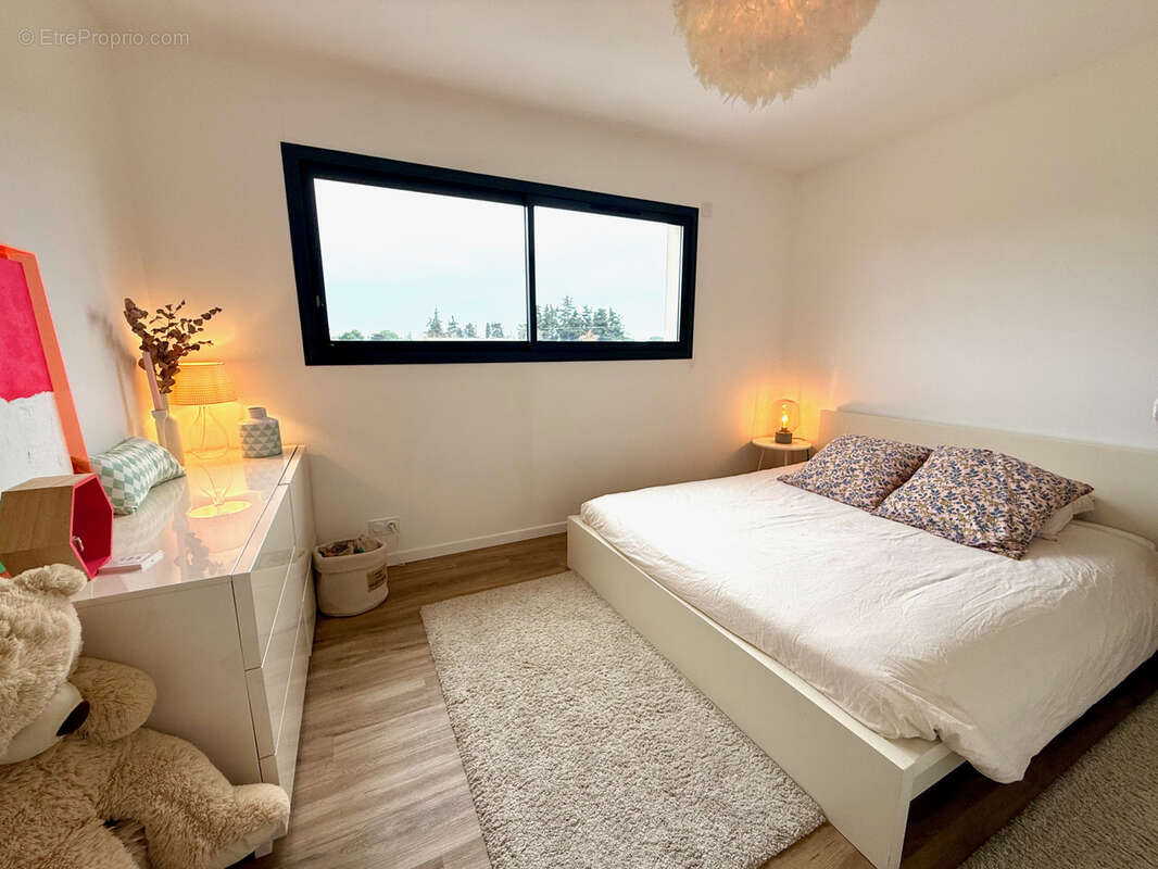 Maison à SAINTE-CECILE-LES-VIGNES