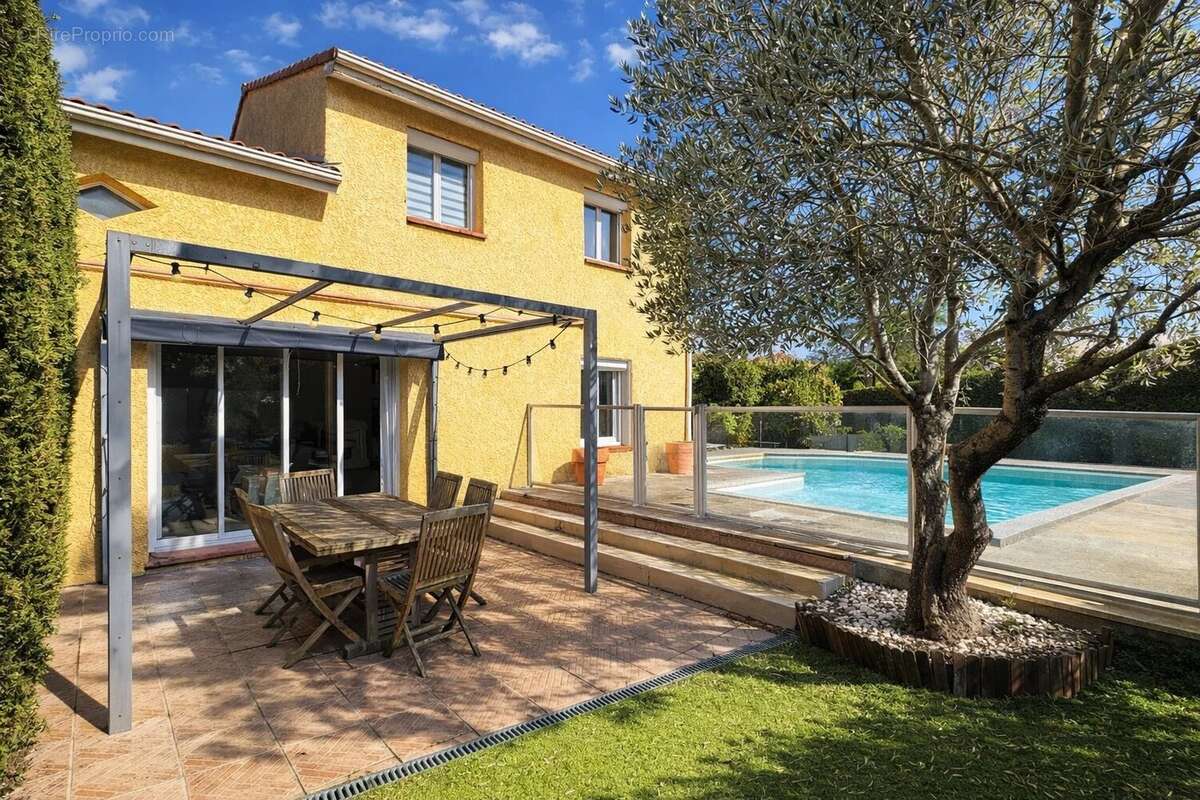 Maison T6 186 m2 - piscine - photo 3