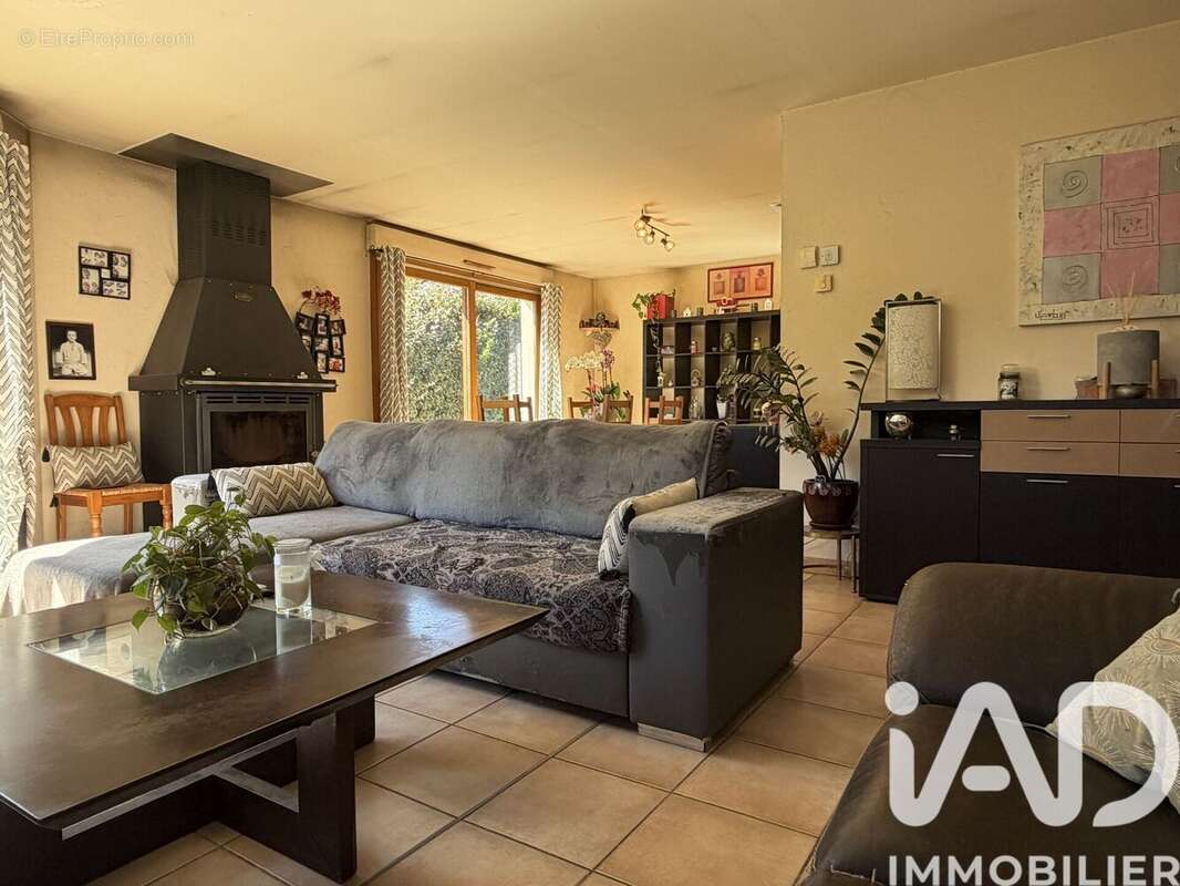 Photo 9 - Maison à SAINT-JULIEN-MONT-DENIS