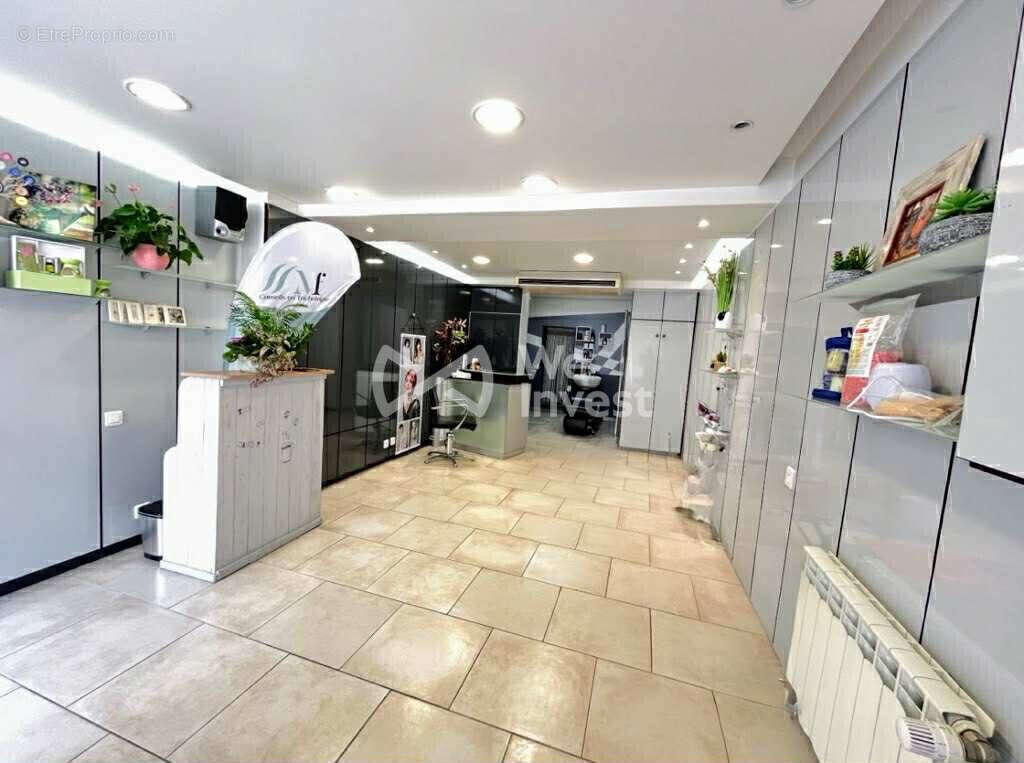 Commerce à VILLENEUVE-SUR-YONNE