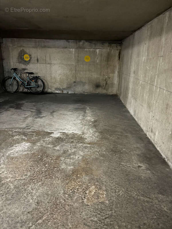Autre à PARIS-13E