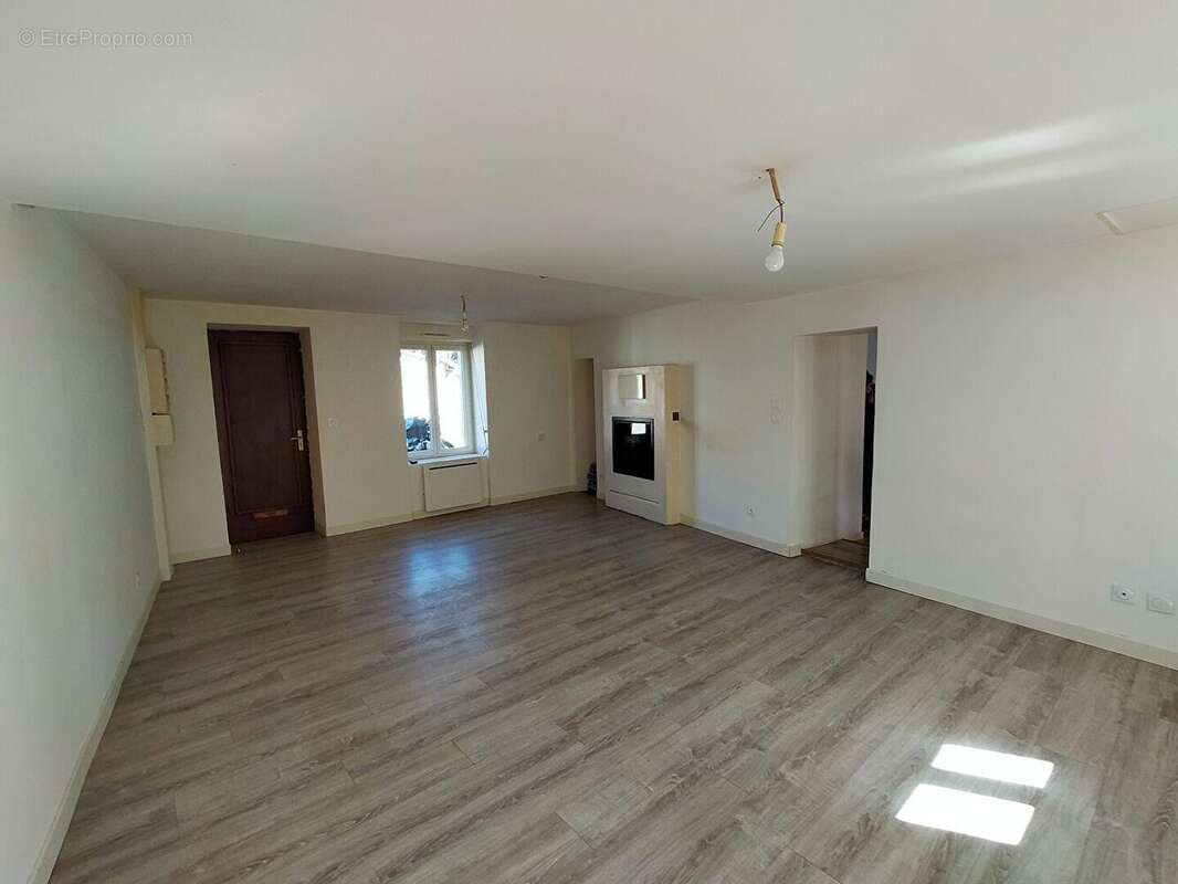 maison de bourg à vendre Couséjourrcité  - Maison à COURCITE