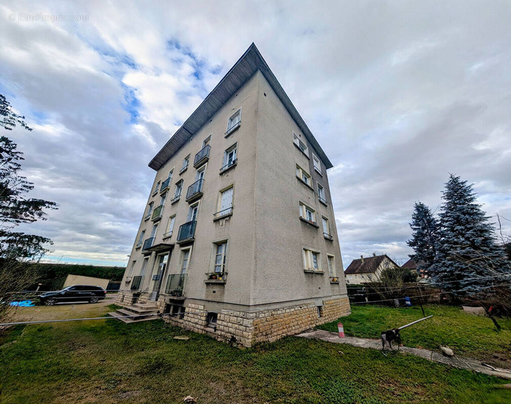 Appartement à VARENNES-VAUZELLES