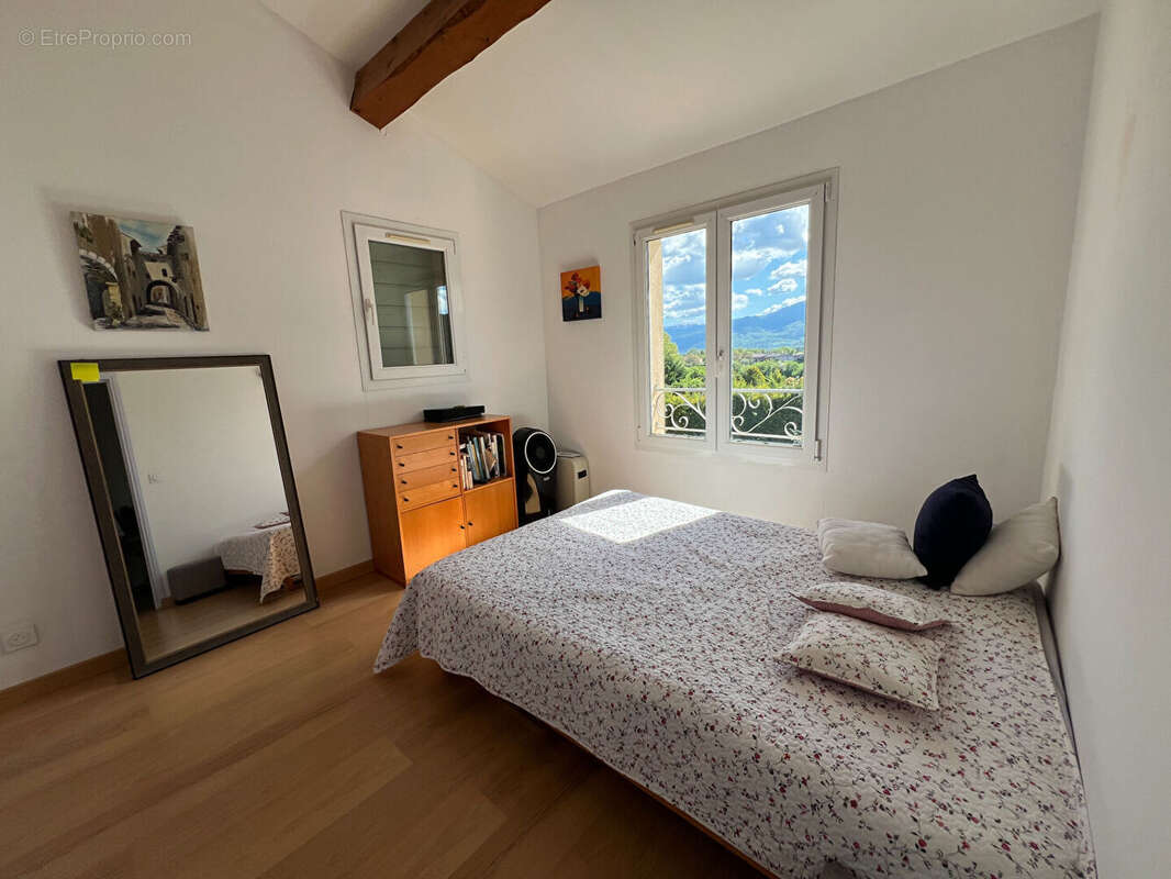 Maison à LARAGNE-MONTEGLIN