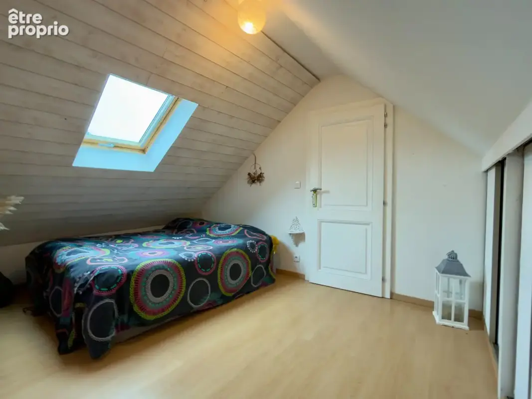 CHOUZE SUR LOIRE, Maison tuffeau 4 chambres avec vie de plain-pied sur jardin arboré clos - photo 11