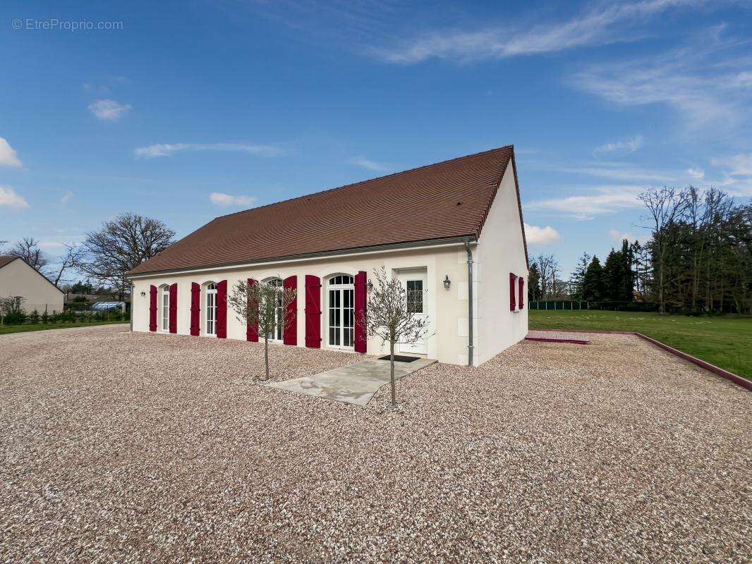 PRESTIGE & PERFORMANCE EN SOLOGNE : Superbe Contemporaine T5 de 121 m² (DPE : Classe B) à La Ferté-Saint-Cyr - photo 13