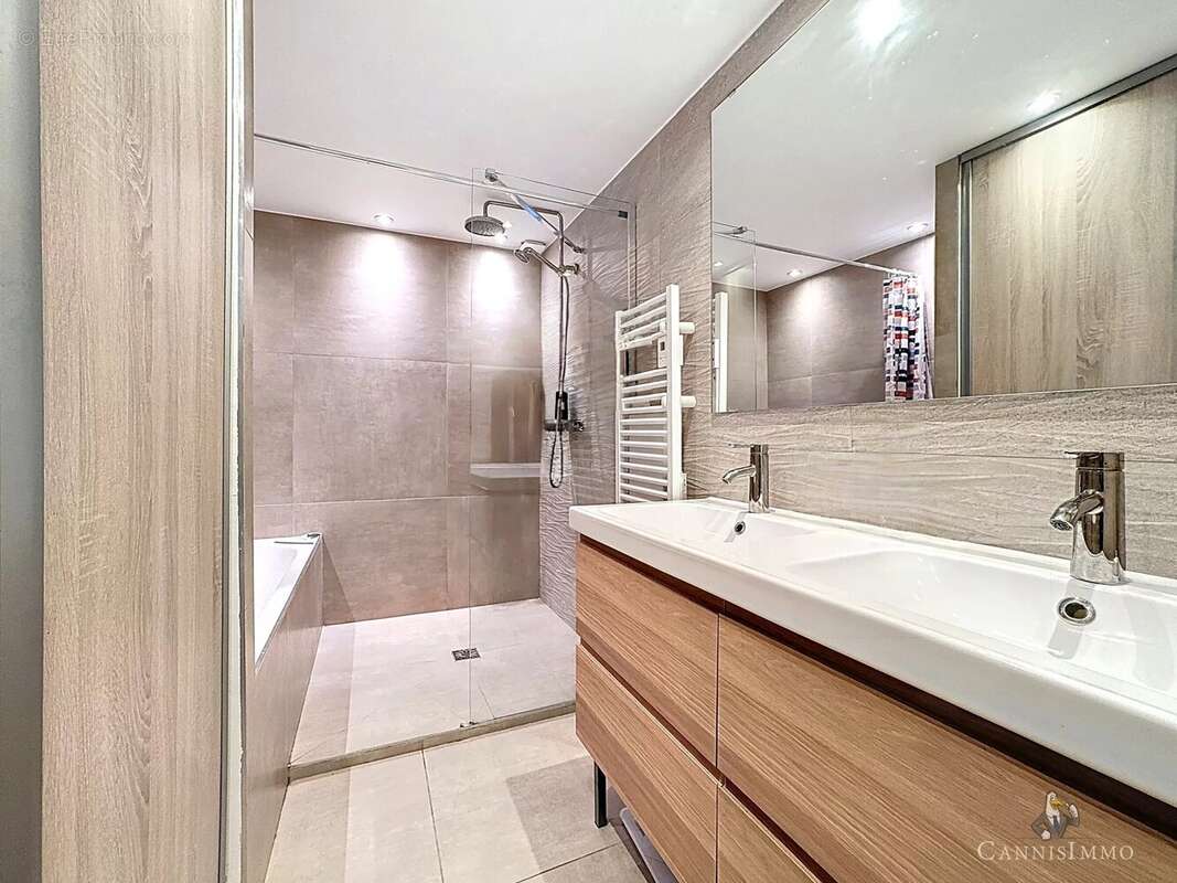 Appartement à AURIBEAU-SUR-SIAGNE