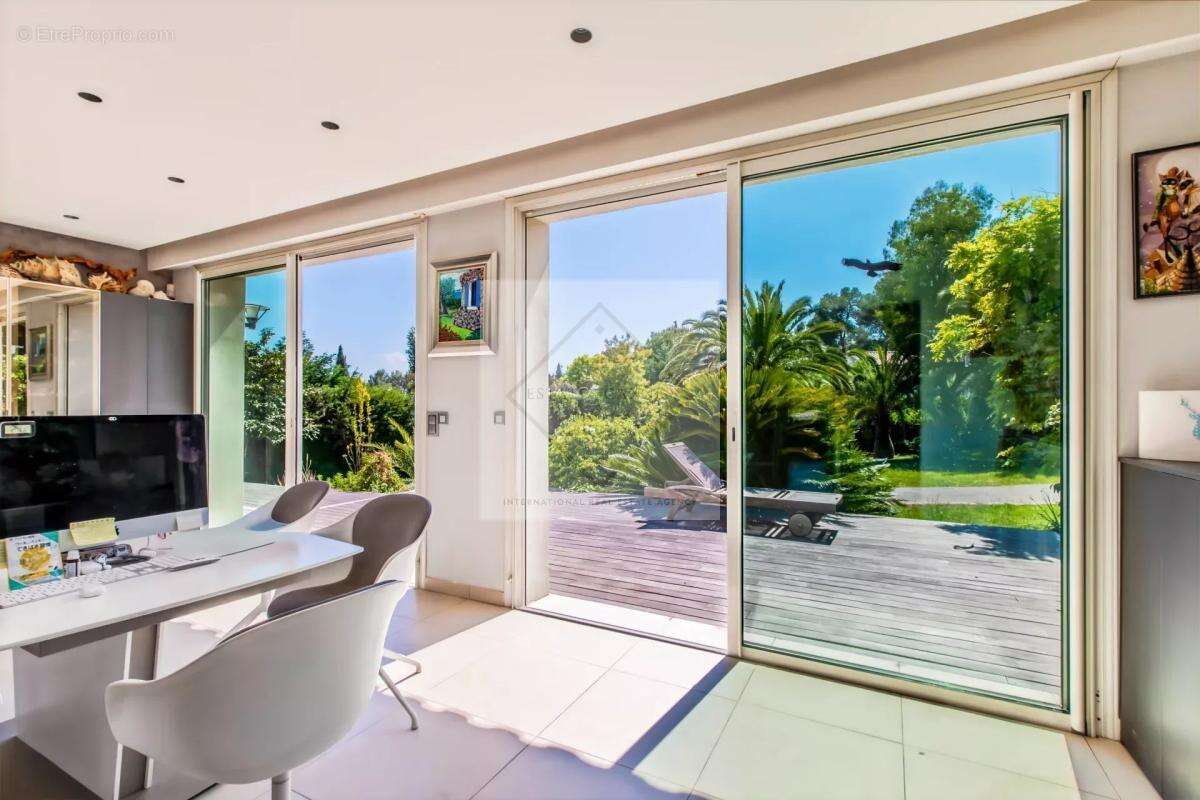 Maison à MOUGINS