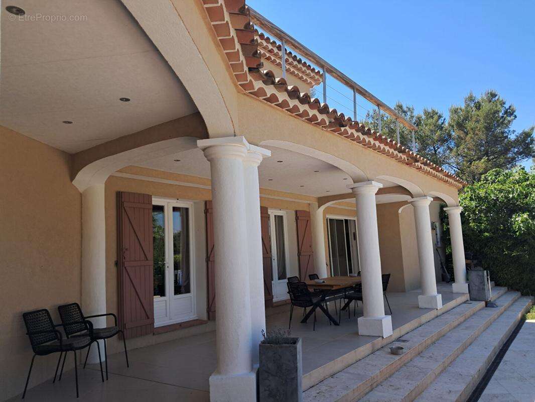 Superbe propriété familiale avec dépendance, piscine et grand terrain arboré - photo 5